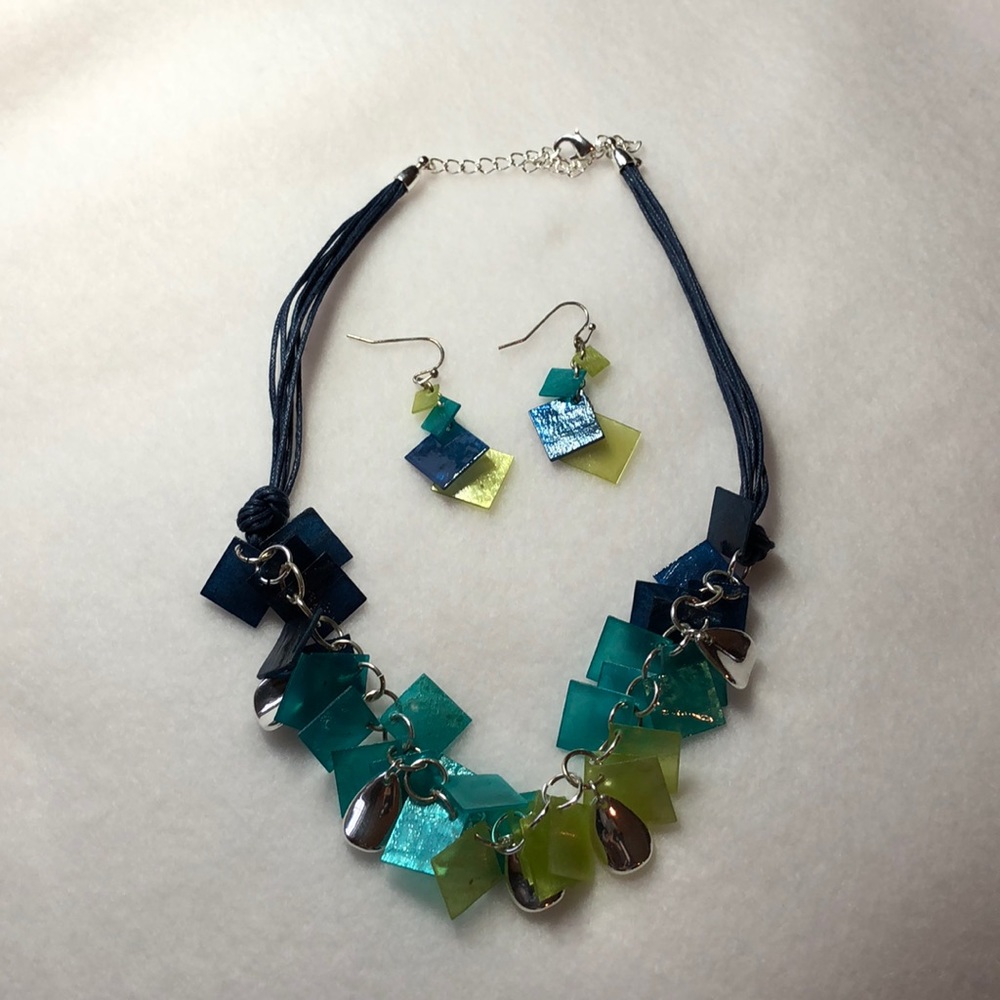 Unique necklace and earrings
